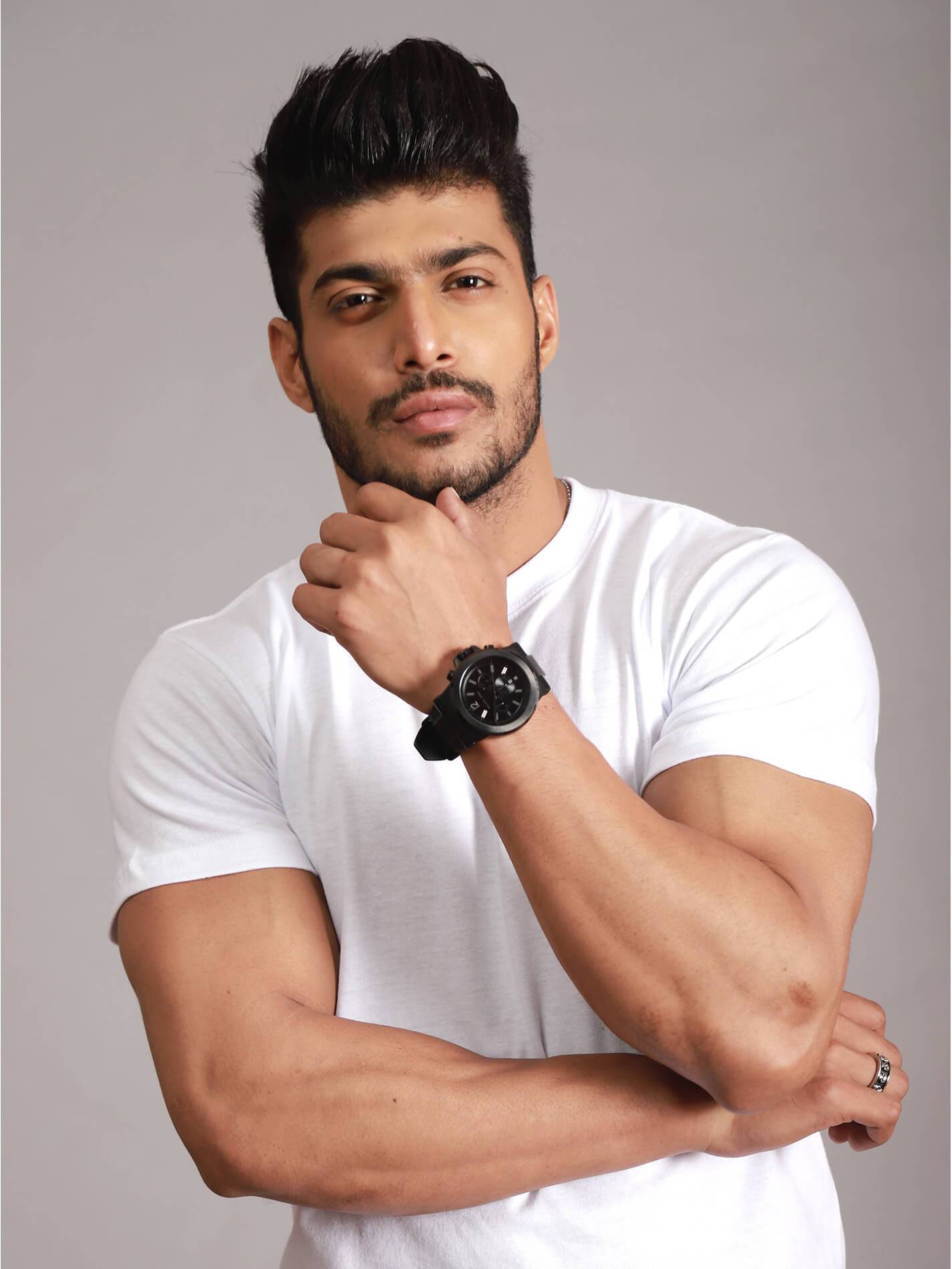 White Round Neck T-Shirt - 3 White Round Neck T-Shirt - 3